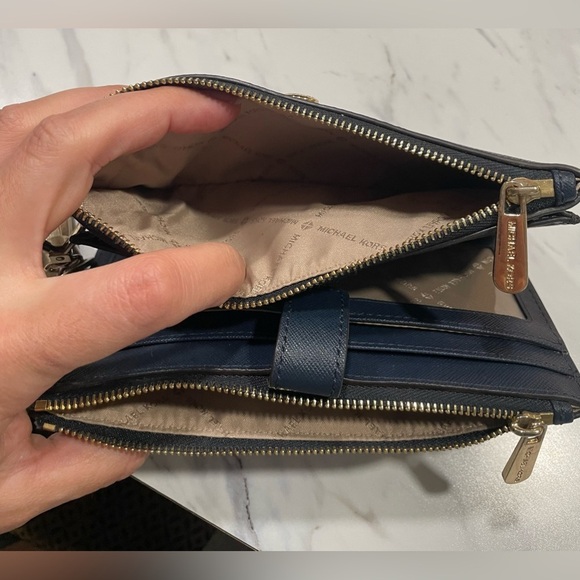 Michael Kors Blue Tote Bag and Wallet Set - Picture 12 of 12